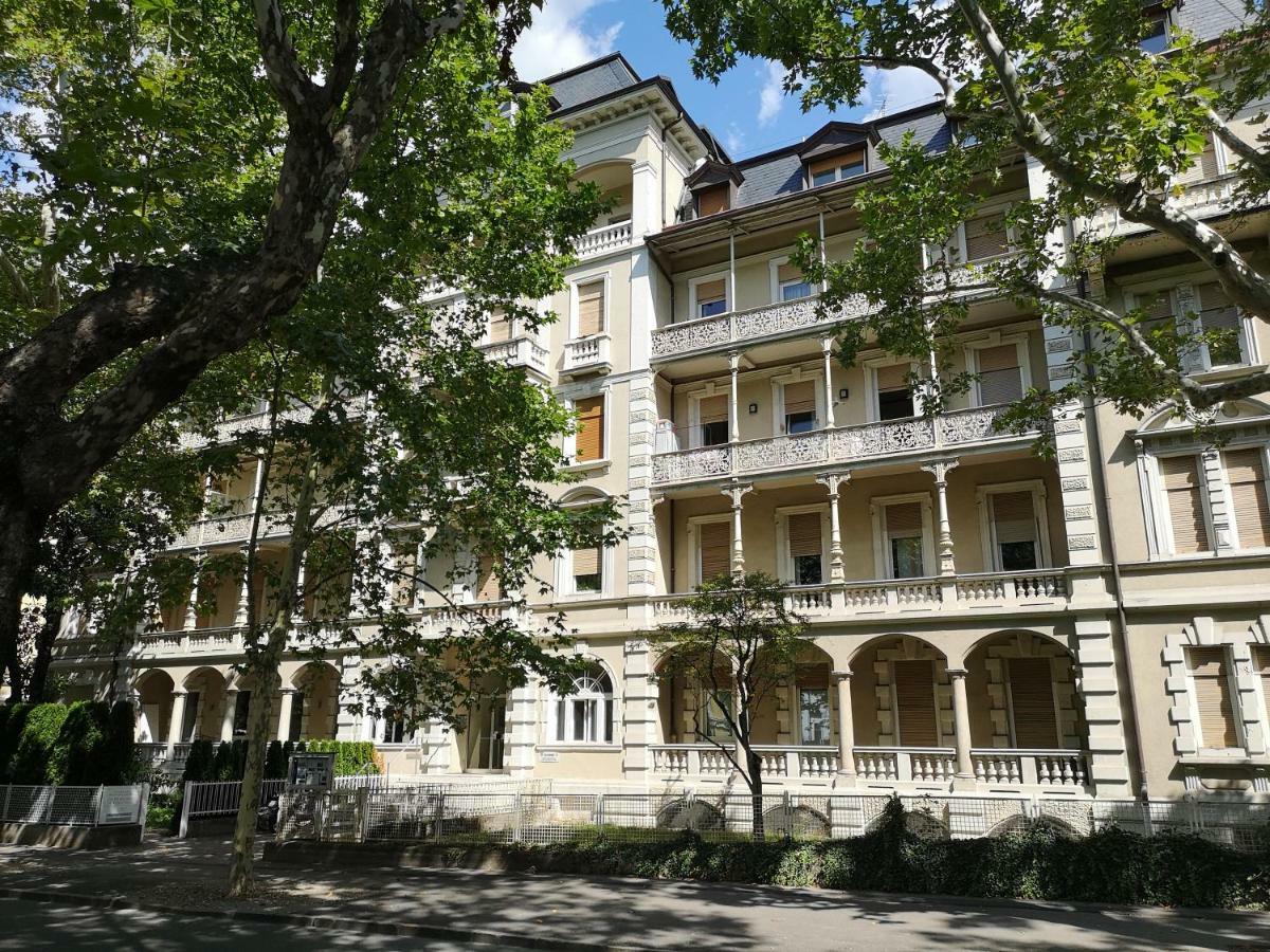 Spazioso E Accogliente Nel Centro Di Meran Exterior foto